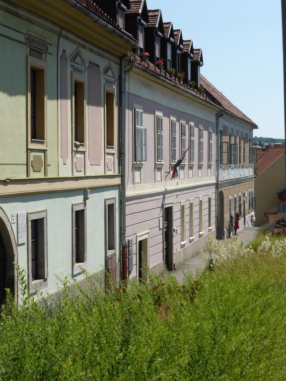 Brody Apartman Eger Extérieur photo